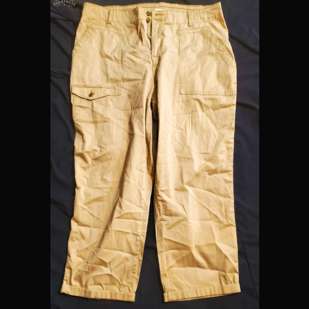 Capri Cargo Pants